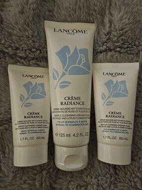 Lancôme Crème Radiance Cleansing Cream Trio — White with Light Blue Accents